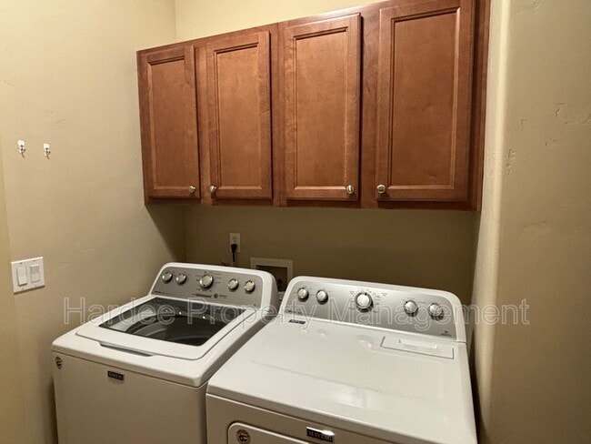 Building Photo - 6251 W Geneva St