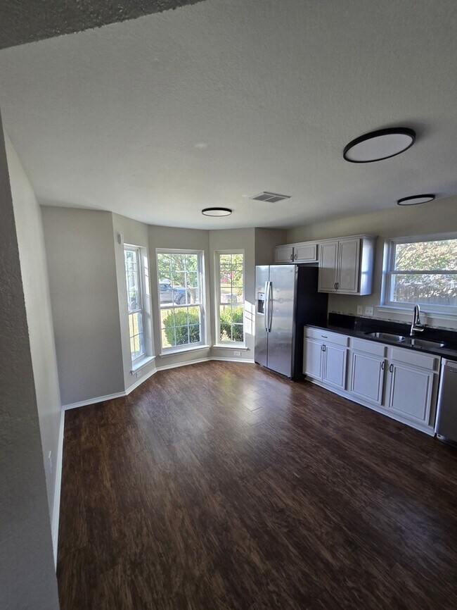 Building Photo - 908 Cooper Ln