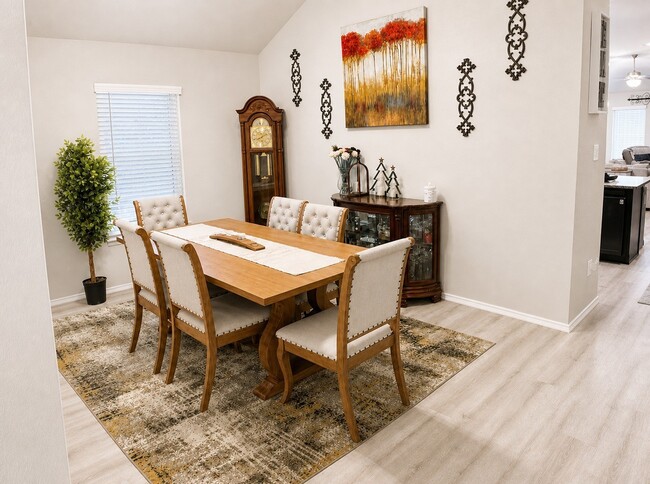 Building Photo - 7603 Euros Ln