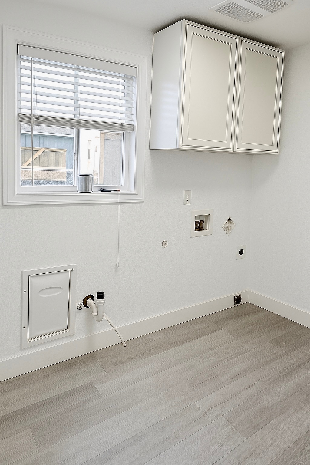 Laundry Room - 1916 S Allen Ave