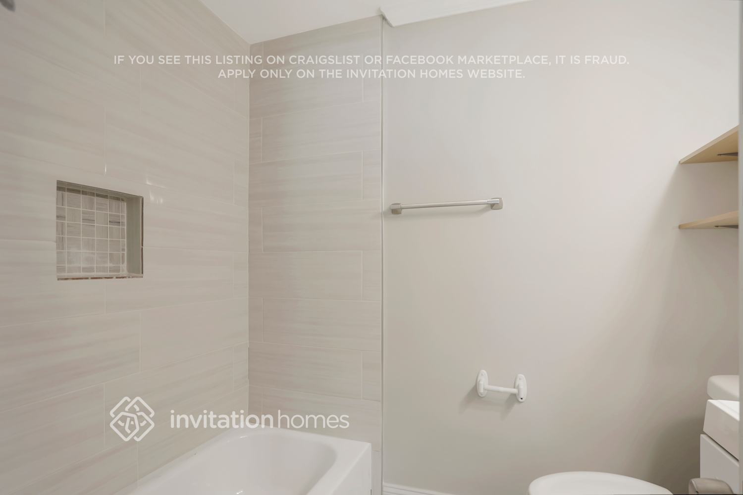 Building Photo - 2805 Mitchell Dr