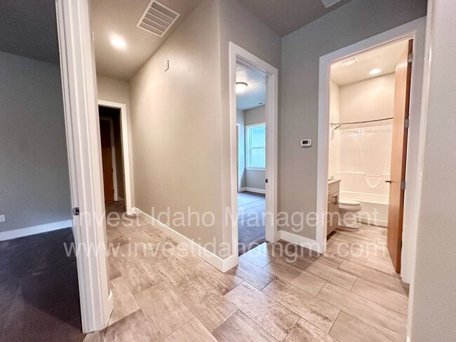 Building Photo - Rarely available in the most preferred River District! Available June 2026