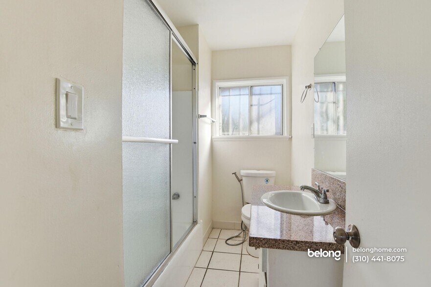 Building Photo - 1112 1/2 West 92nd Street