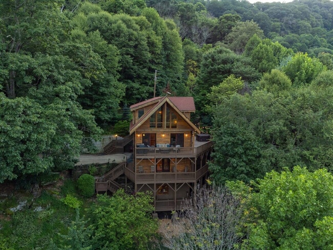 Building Photo - 141 Yellow Locust Dr