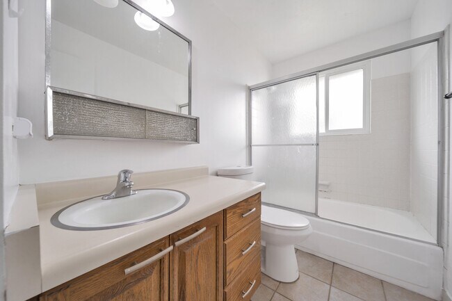 Building Photo - 4144 Bannock Dr