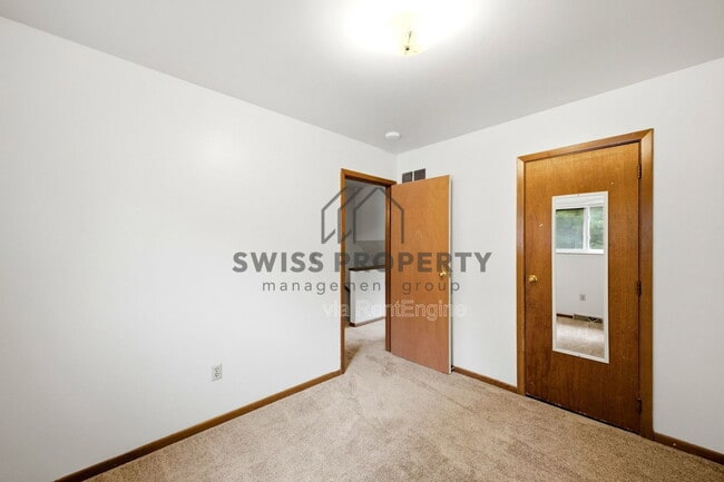 Building Photo - 1577 Briarwood Ave