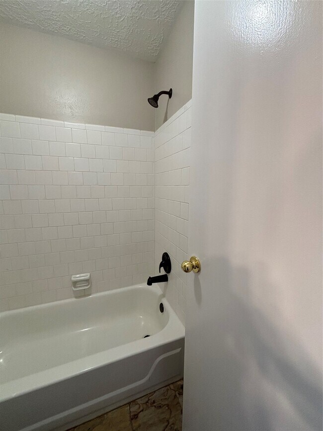 Building Photo - 12755 Mill Ridge Dr