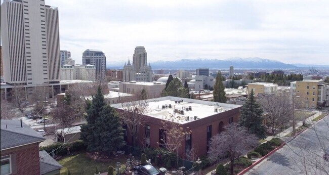 Building Photo - 68 E 200 S