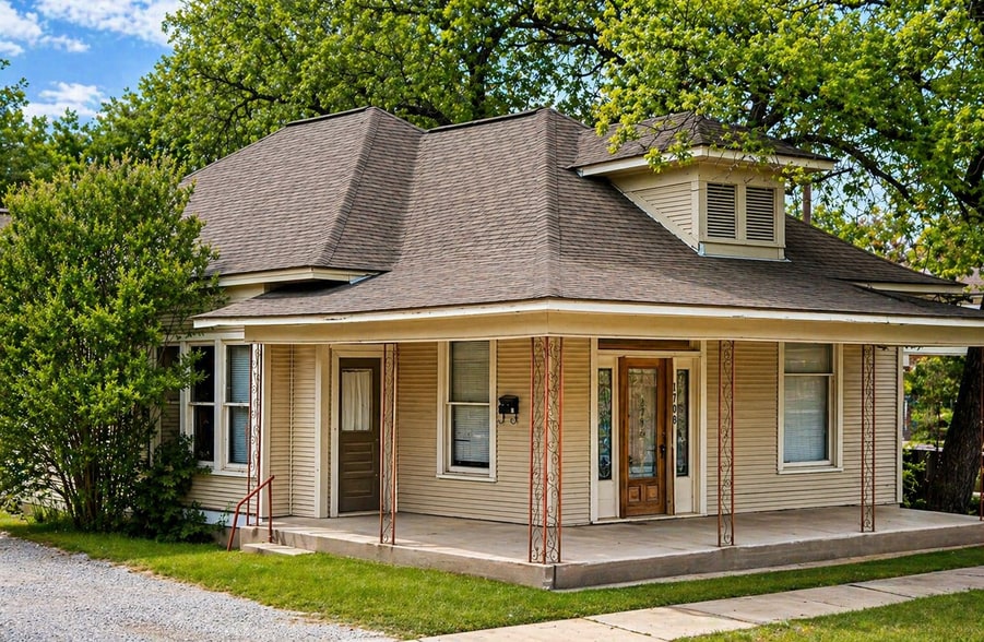 Building Photo - 1705 Austin Ave