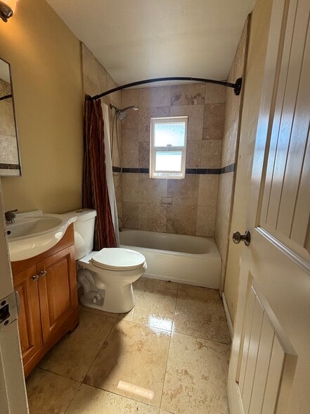 Bathroom - 9503 Medina Dr