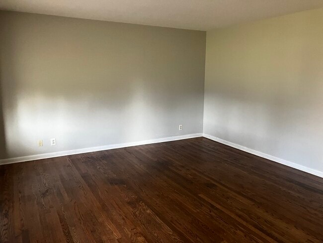 Building Photo - 7001 Green Manor Dr