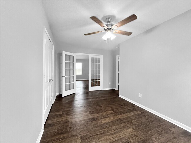 Building Photo - 12101 Seacrest Ln