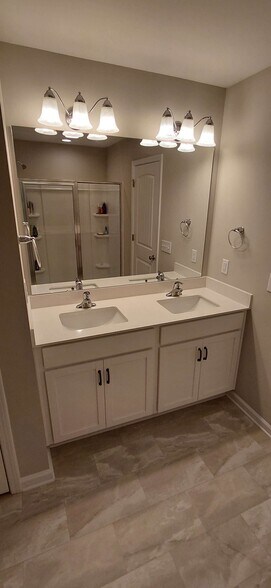 Building Photo - 225 Berryfield Dr