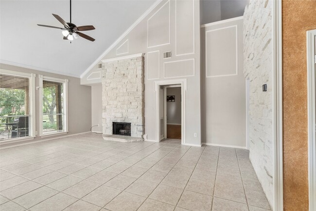 Building Photo - 510 Crestwater Ct