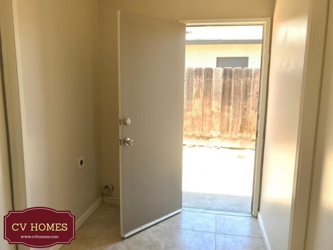 Building Photo - APPLY FOR THIS BEAUTIFUL HOME TODAY! (Avai...