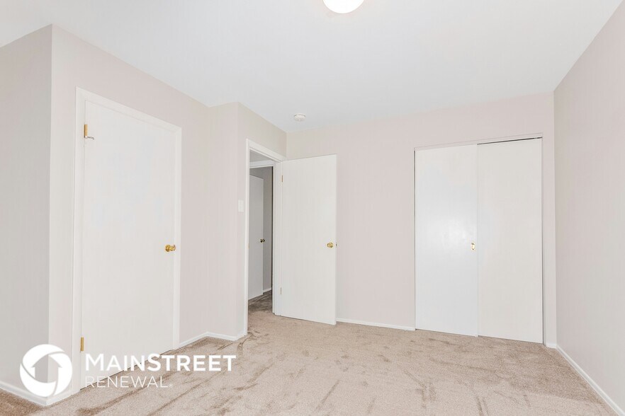 Building Photo - 21 Oakwood Dr