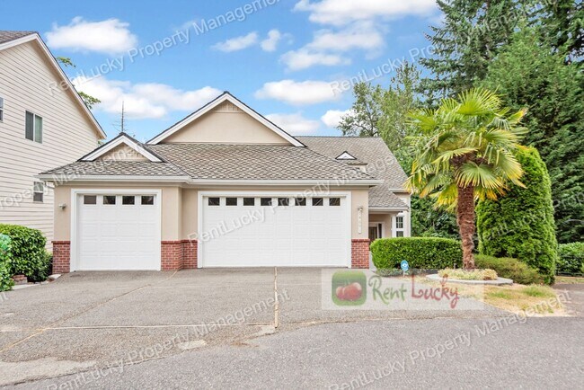Building Photo - Like-New and HUGE 5-Bedroom Home in Prime Bellevue Location!!
