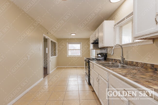 Building Photo - 9912 Washington St