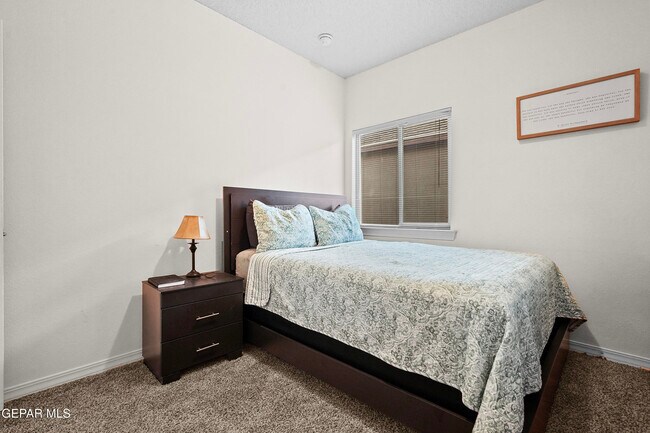 Building Photo - 3768 Loma Adriana