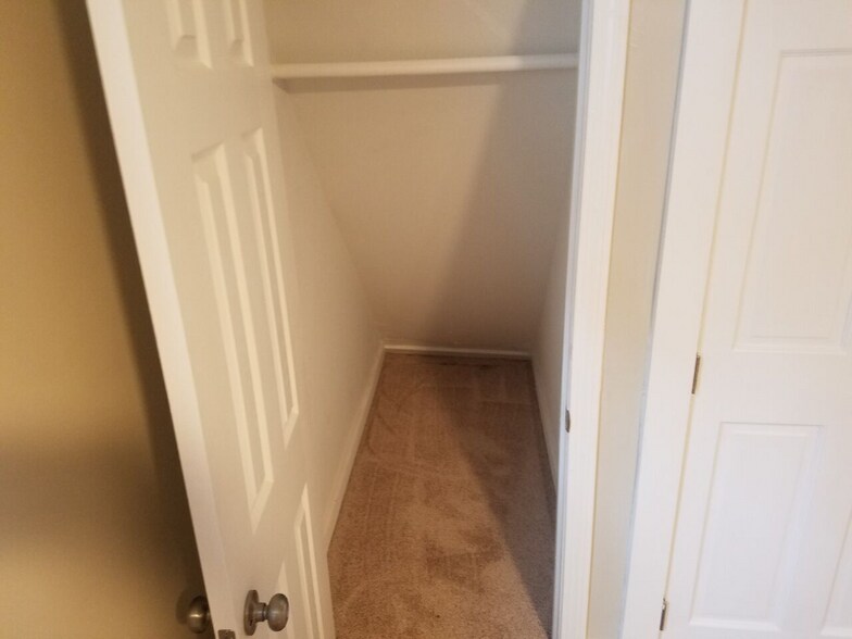 Building Photo - 68 Pearl St