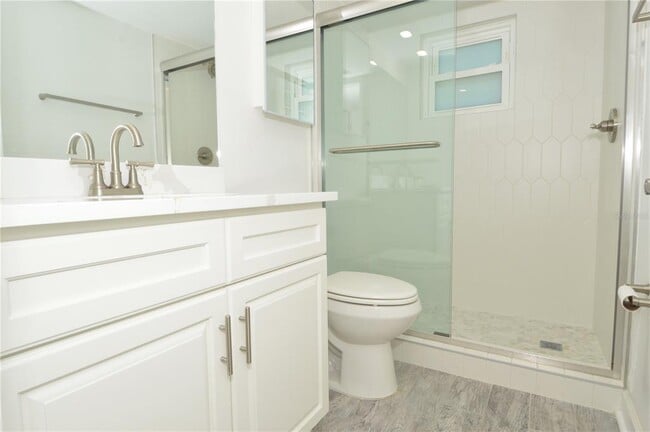 Building Photo - 4700 Cove Cir