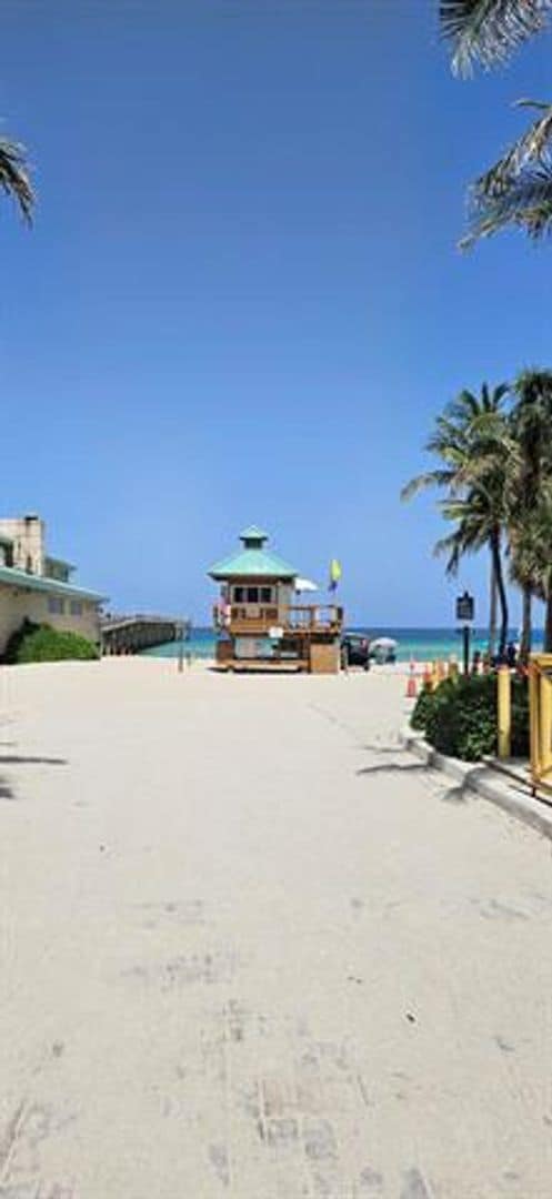 Building Photo - 200 Sunny Isles Blvd