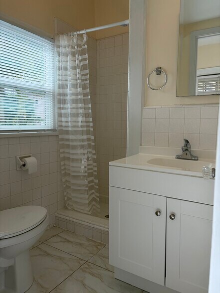 Building Photo - 301 Grand Ave