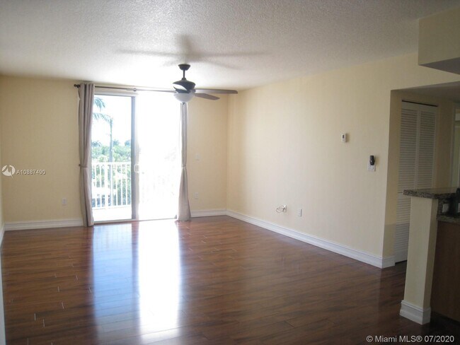 Building Photo - 1555 N Treasure Dr