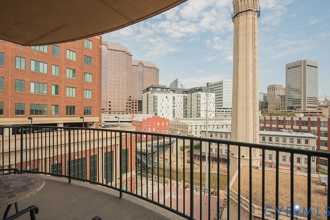 Building Photo - 1101 Haxall Point