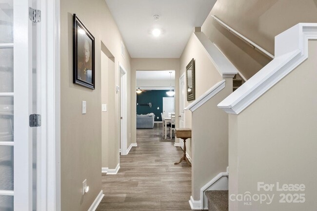 Building Photo - 467 Switch St