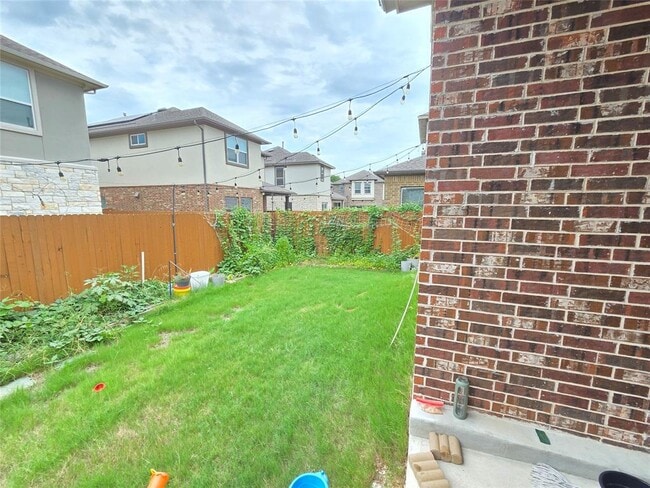 Building Photo - 1225 Westborough Ln