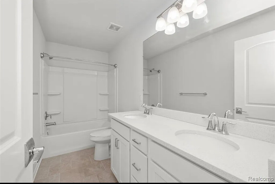 Building Photo - 3449 Haverford Dr