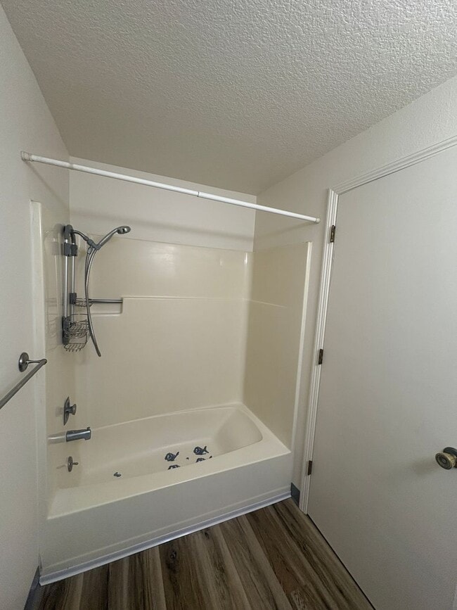Building Photo - 3 Bedroom, 2 Bathroom House in Bethel-Dane...