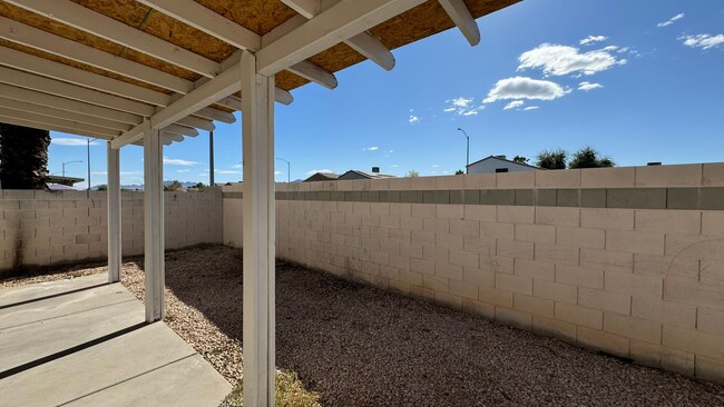 Building Photo - Gated 3 bedroom short term rental