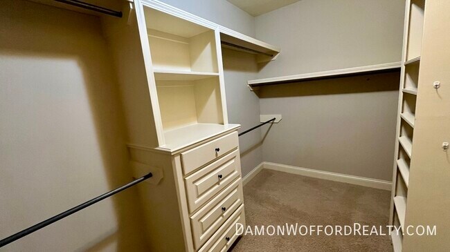 Building Photo - 117 Memory Lane