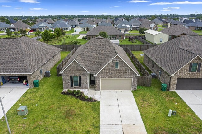 Building Photo - 1834 Poeyfarre Dr