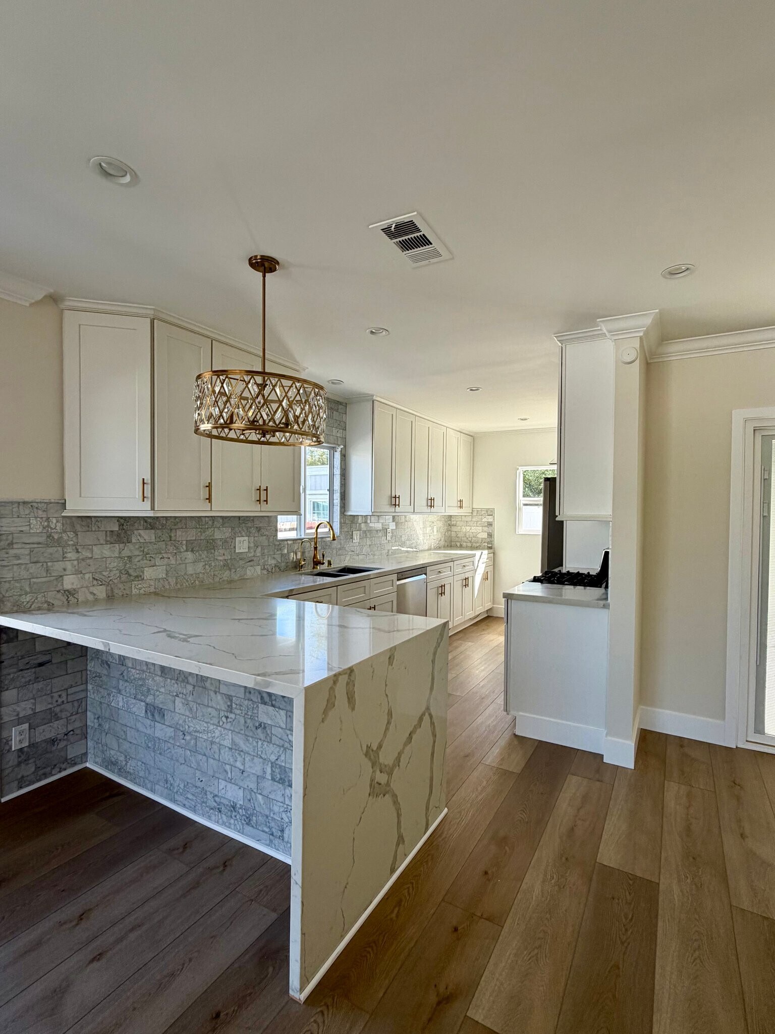 Building Photo - 10622 McVine Ave