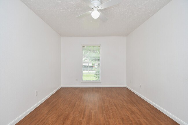 Building Photo - 7714 Eichler Dr