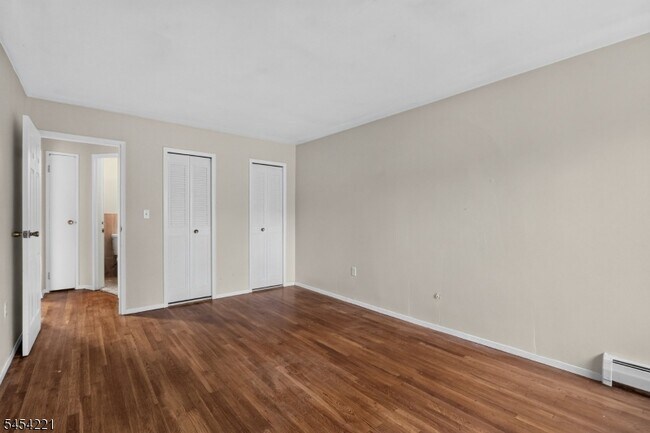 Building Photo - 765 Vose Ave