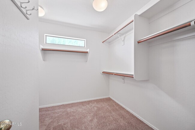 Building Photo - 2513 E Flintlock Pl