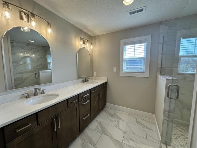 Building Photo - 7221 Sassafras Wy