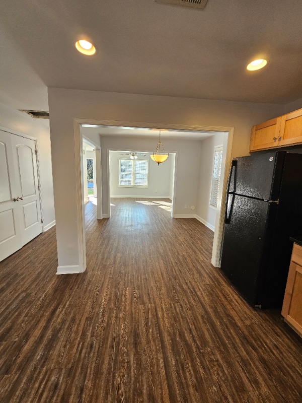 Building Photo - 527 Walter St