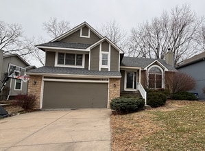 Building Photo - 3BR/2BA w/ Fenced Yard + Patio/Deck and 2-Car Garage in Olathe