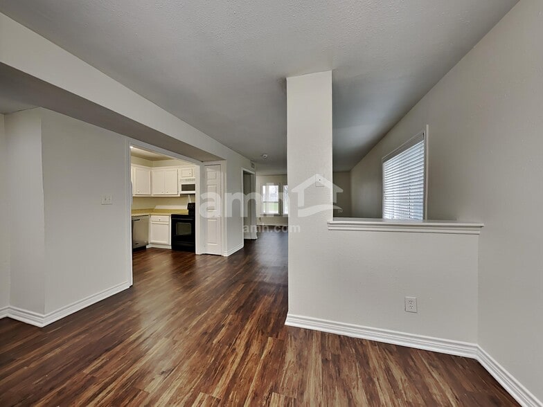 Building Photo - 416 Madison Pl