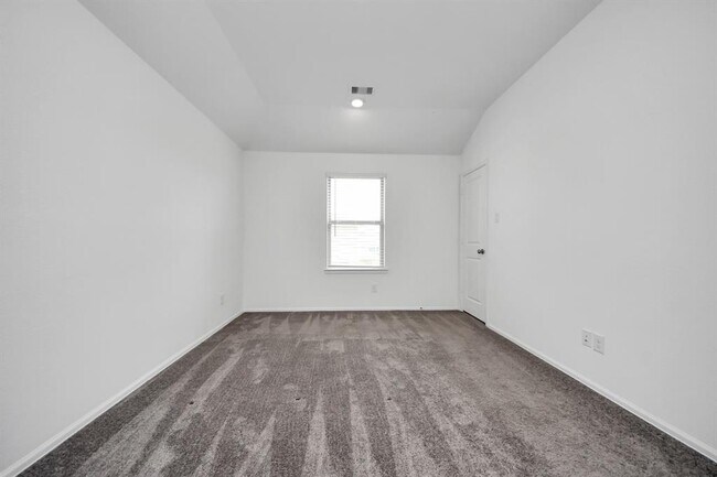 Building Photo - 24063 Hawthorn Lks Dr