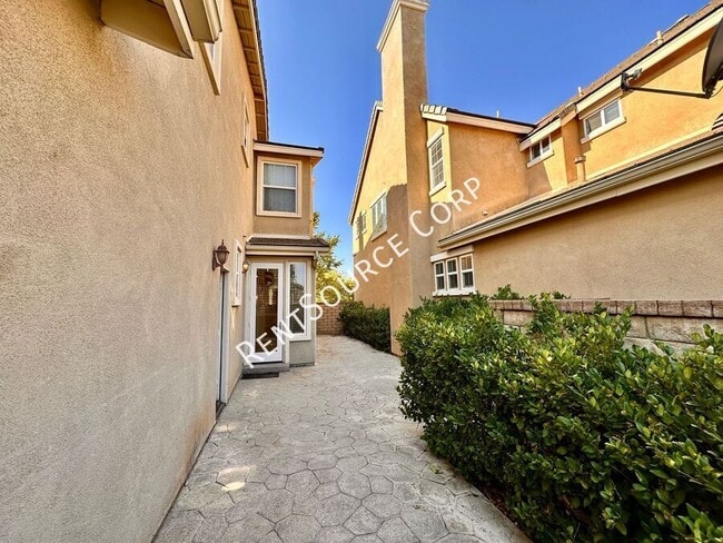 Building Photo - 24162 Willowbrooke Ct