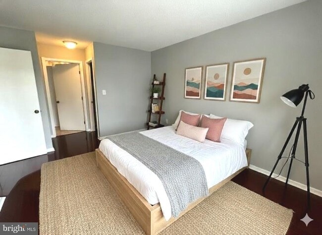 Building Photo - 2111 Wisconsin Ave NW