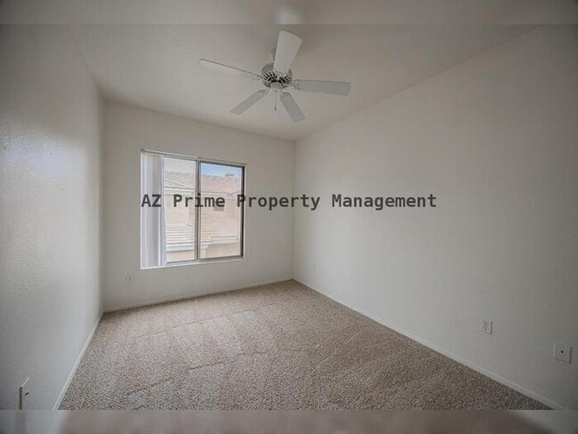 Building Photo - 1411 E Orangewood Ave