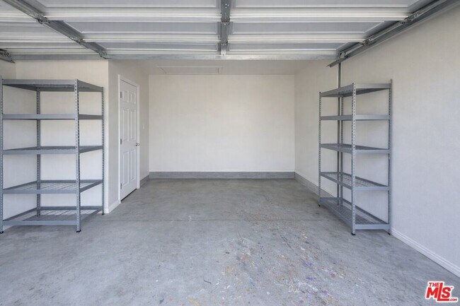 Building Photo - 10870 Whitburn St