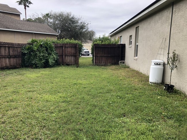 Building Photo - 10522 Angler Ct